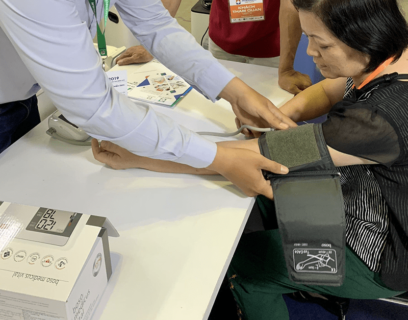 Máy đo huyết áp điện tử bắp tay Boso Medicus Vital