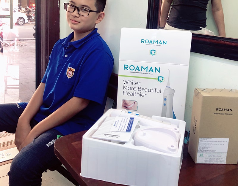 Máy tăm nước cầm tay ROAMAN WF8801