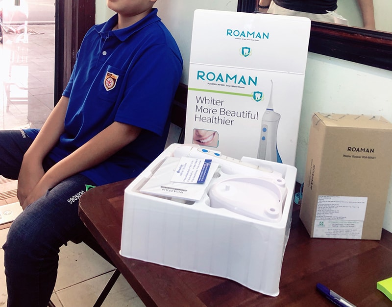 Máy tăm nước cầm tay ROAMAN WF8801