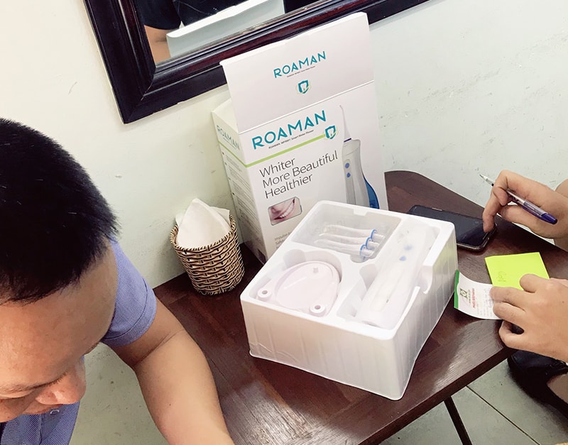 Máy tăm nước cầm tay ROAMAN WF8801