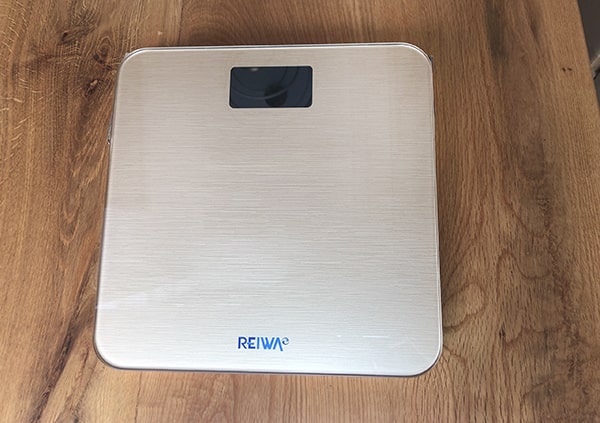 Mặt trước cân sức khỏe điện tử Reiwa 30307A