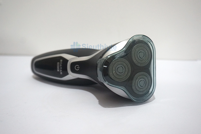 Đầu cạo 3D được thiết kế thông minh, đảm bảo an toàn, cùng nắp đậy bảo vệ máy khi không sử dụng