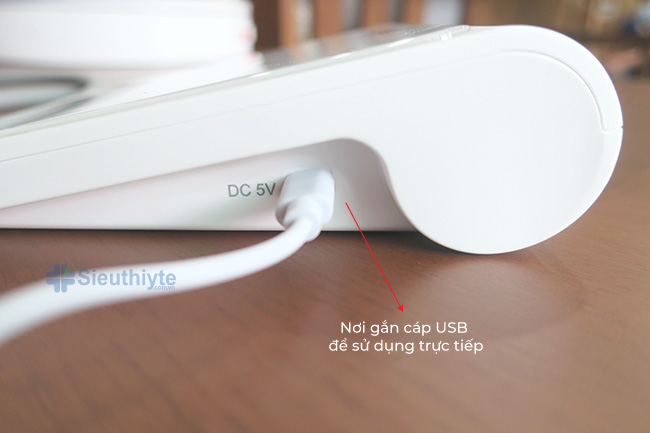 Nơi gắn cáp USB để đo huyết áp trực tiếp