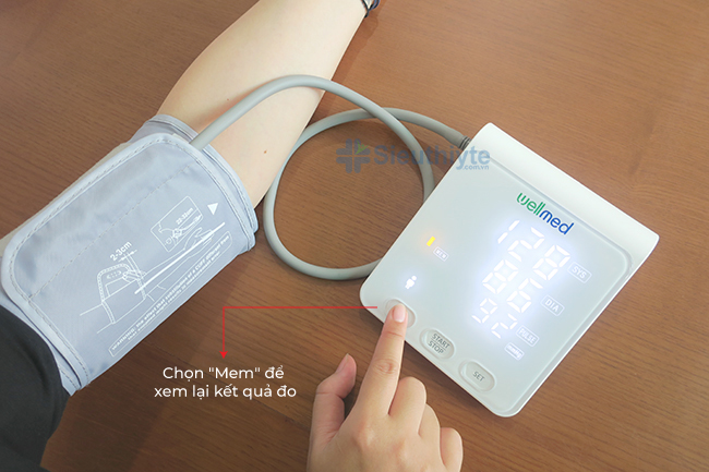 Xem lại kết quả đo với nút 
