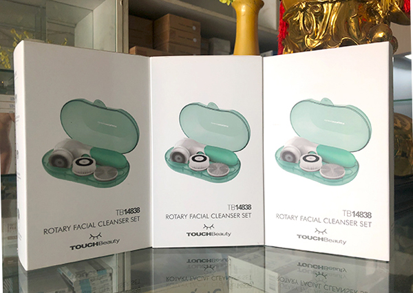 Vỏ hộp mới của Máy rửa mặt massage mặt 3 trong 1 TouchBeauty TB14838
