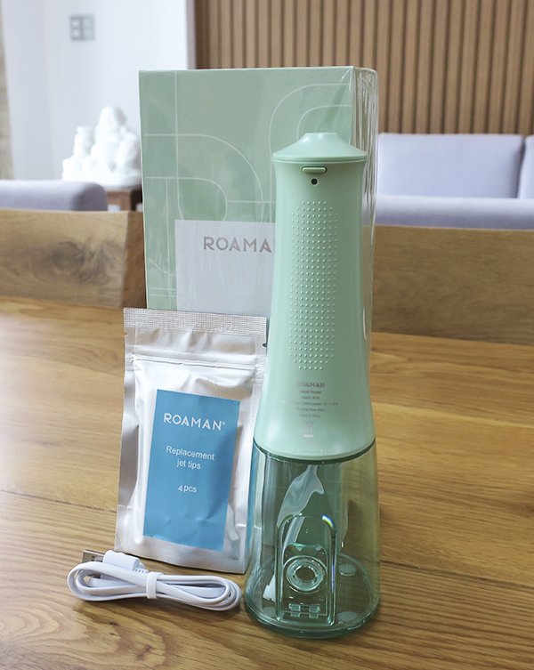 Máy tăm nước cầm tay ROAMAN W10 chính hãng