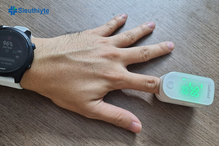 Bất kể ai cũng có thể trang bị sẵn máy đo SPO2 tại nhà để chủ động theo dõi chỉ số oxy máu của mình